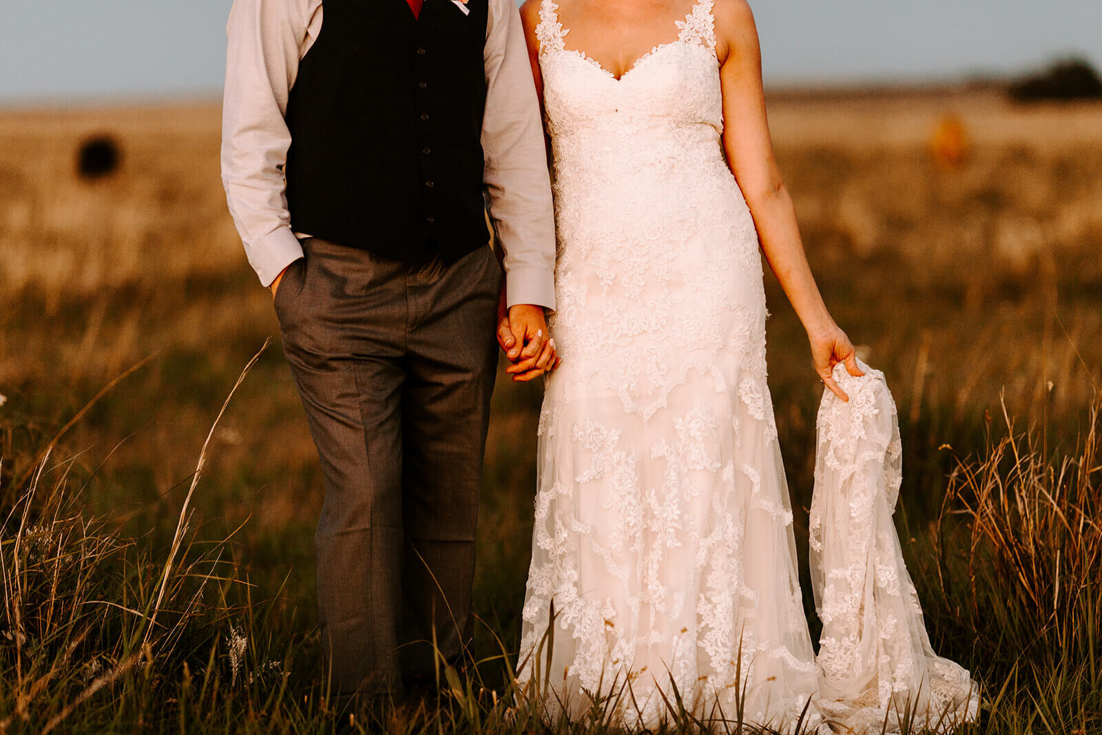 Kelsey_and_Ryan_Rustic_Barn_Wedding-1013.jpg